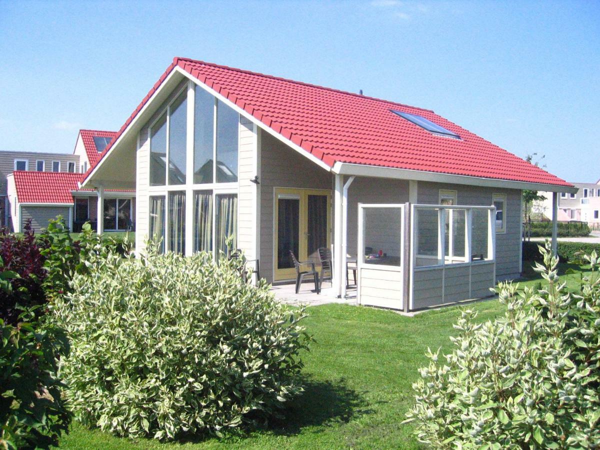 Villapark De Paardekreek 3*
